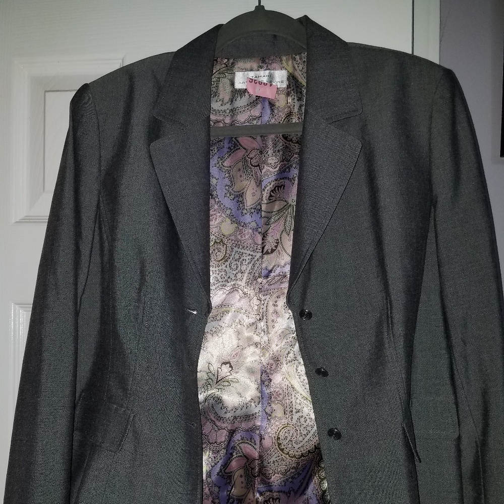 Tahari gray blazer
